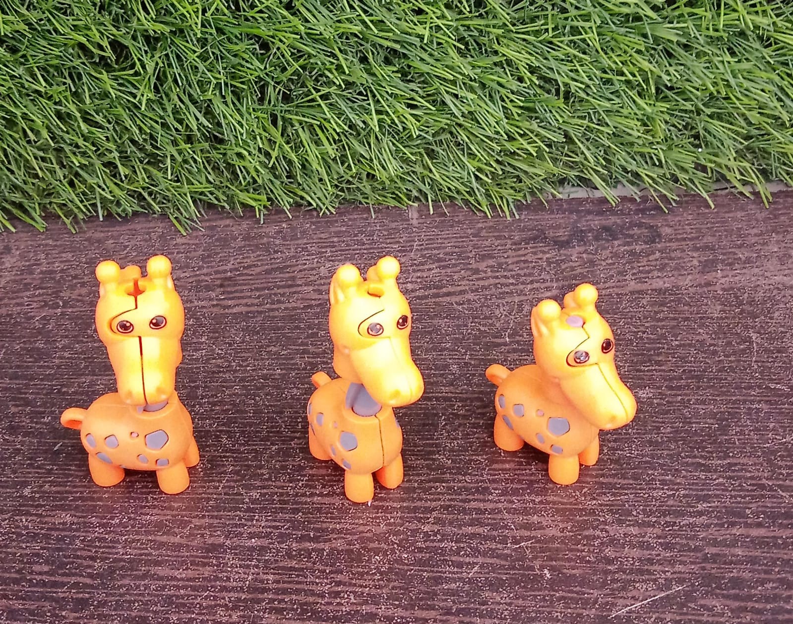 Extandable Giraffe toy, Cute Looking Giraffe with Extandable Neck - Shopmania Wholesale
