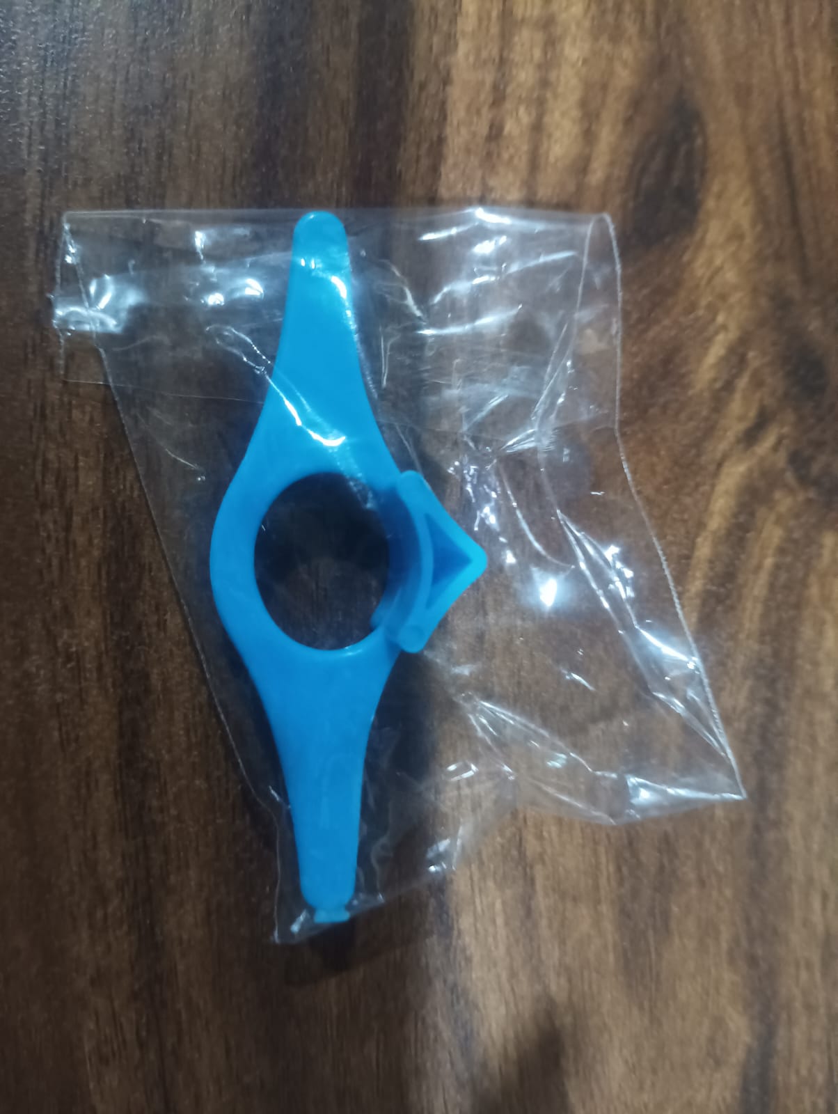 Multi-Function Plastic Thumb Book Support Book Page Holder (1 Pc) - Shopmania Wholesale