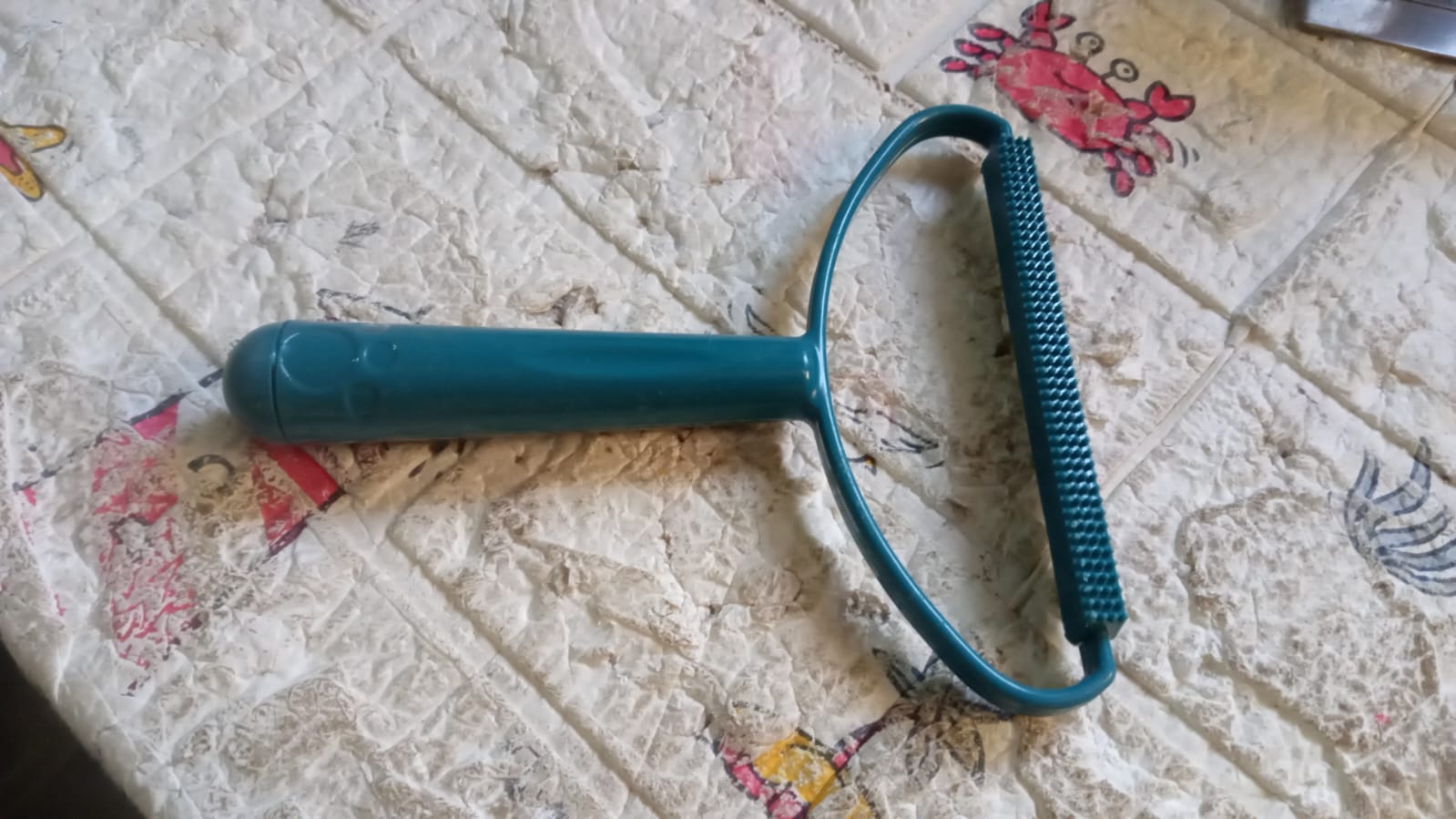 2in1 Portable Lint Remover at Home Use | Use for Removing Lint Dust in Furniture and Wool Clothes Sweater Carpet | Woolen Fabrics Brush Sticky Lint Roller with Long Handle (1 Pc) - Shopmania Wholesale