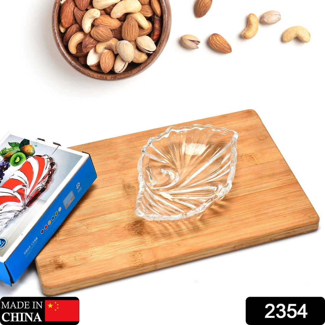 Leaf-shaped glass serving tray