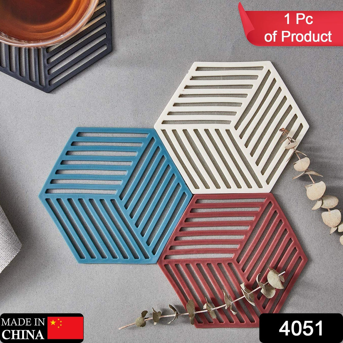 Round heat-resistant table mat for kitchen use