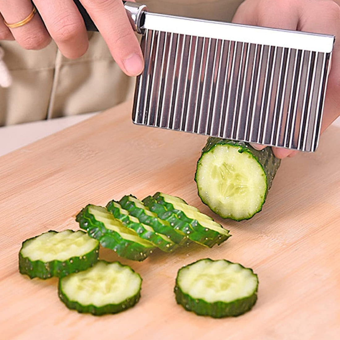 Stainless Steel Crinkle Cutter Knife for Salad and Vegetables - Shopmania Wholesale