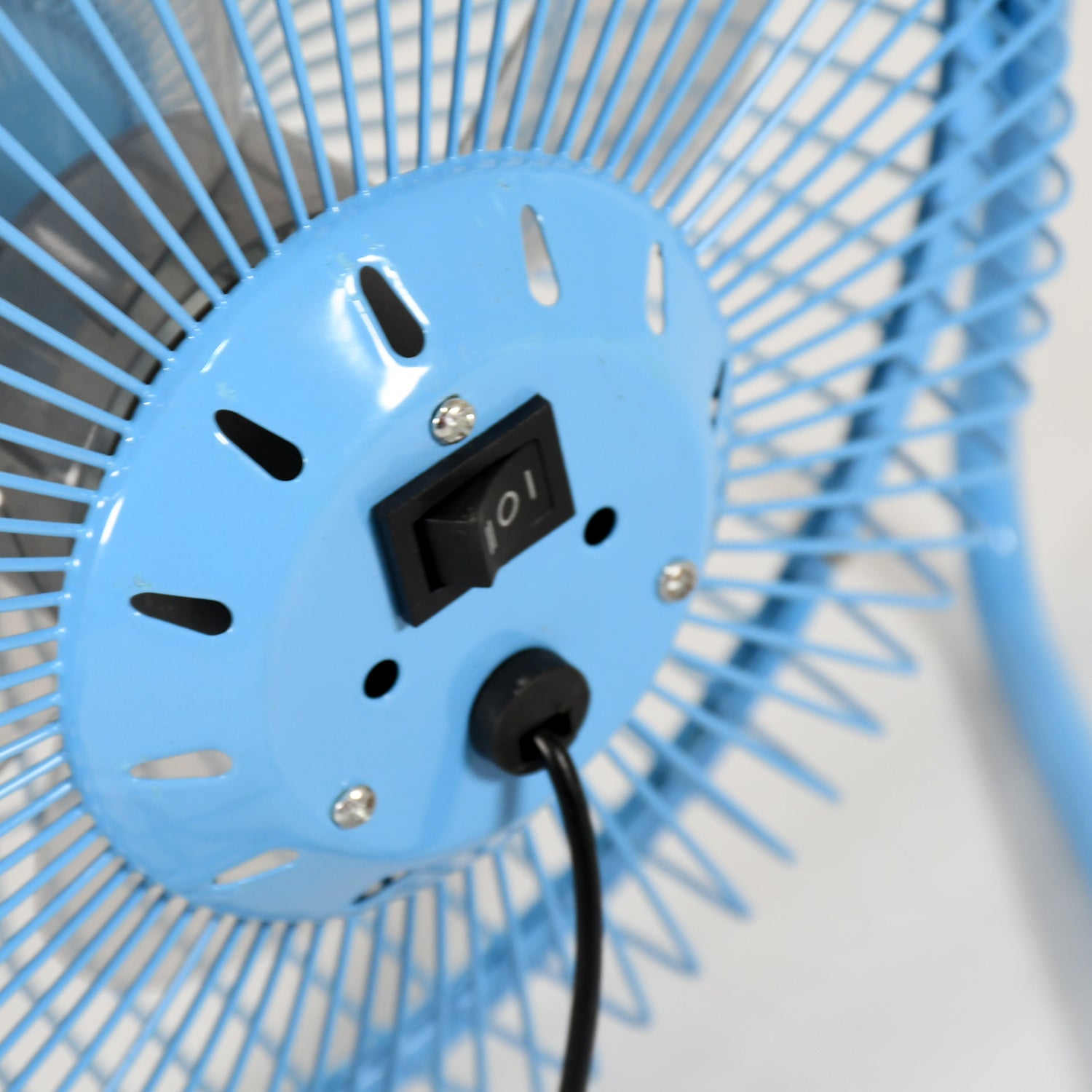 Big USB Table Desk Personal Metal Electronic Fan, Compatible with Computers, Laptops, Student Dormitory, Suitable For Office, School Use (1 Pc) - Shopmania Wholesale