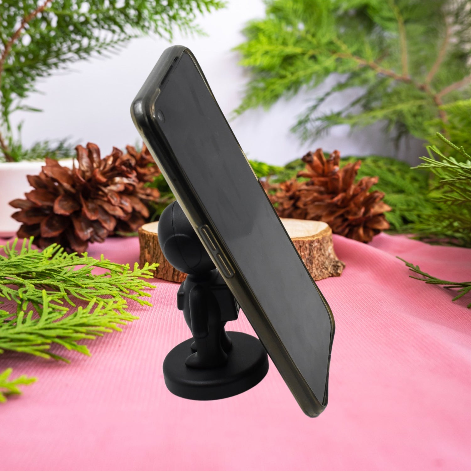 Magnetic Mobile Phone Holder, Cartoon Version of Astronaut Car Holder, Suitable for Car Dashboard, 360° Rotating Magnetic Mobile Holder, Compatible with All Smartphones (1 Pc) your brand