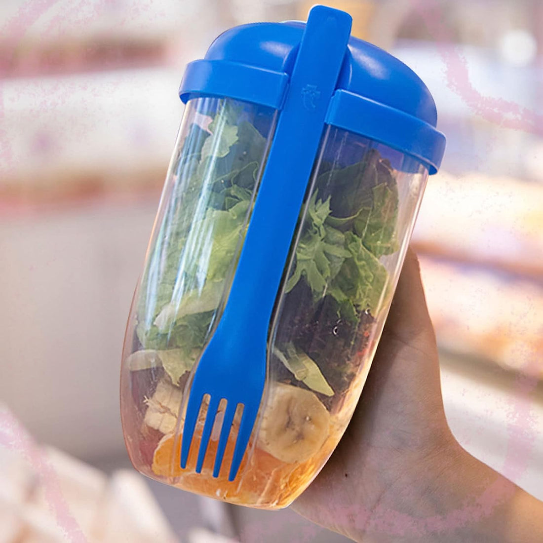 Easy-clean salad mixing cup, perfect for business travel
