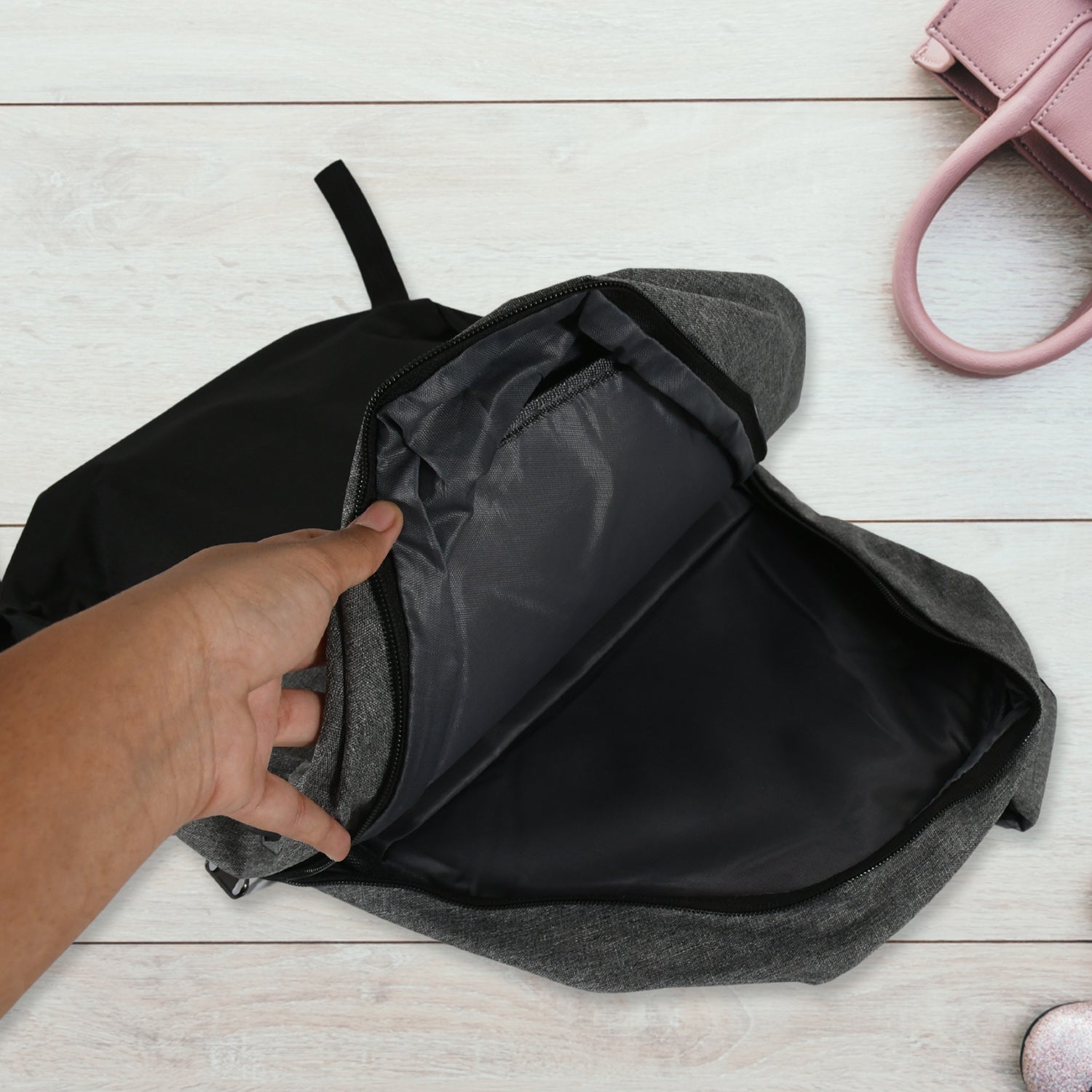 USB Point Laptop Bag Used Widely In All Kinds Of Official Purposes As A Laptop Holder And Cover And Make's The Laptop Safe And Secure (1 pc) your brand