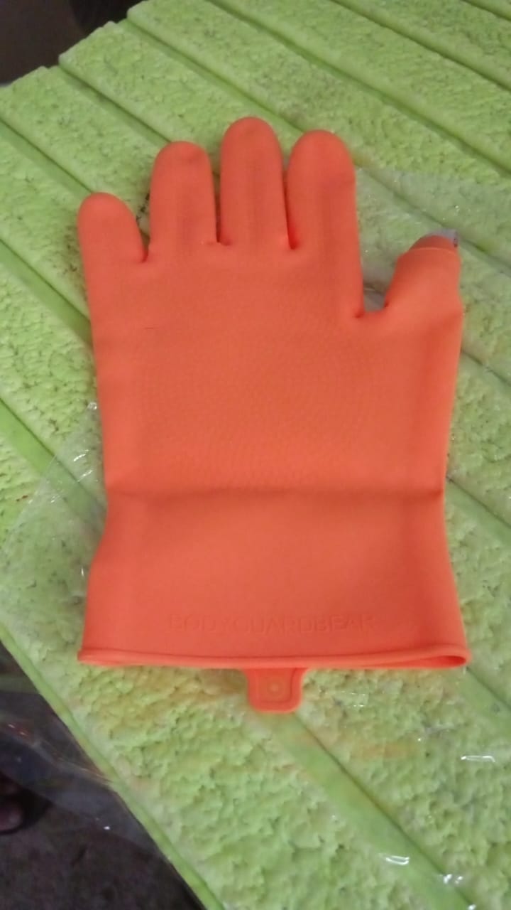 Right-Handed Silicone Thumb Cutter Gloves (1Pc) - Shopmania Wholesale