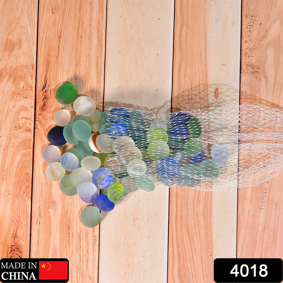 Decorative glass pebbles for vases