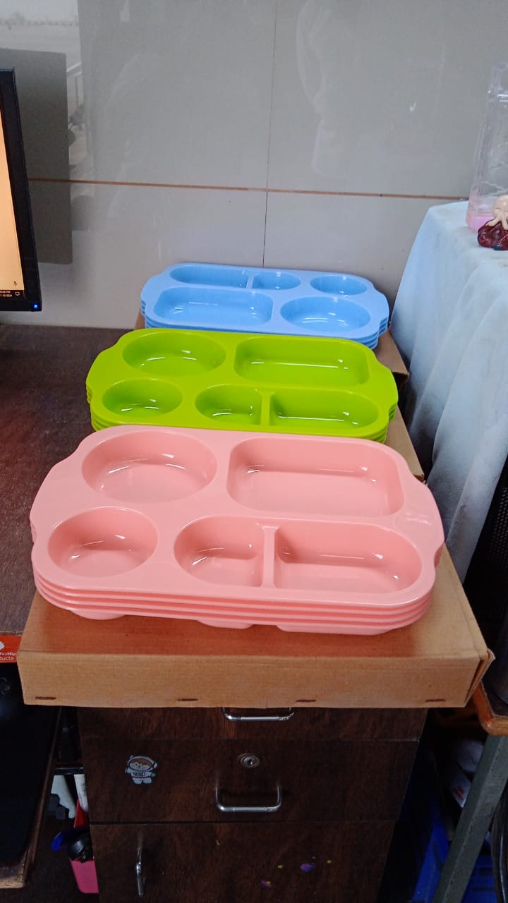 Unbreakable Plastic Food Plates / Biodegradable 5 Compartment Square Plate for Food - Shopmania Wholesale