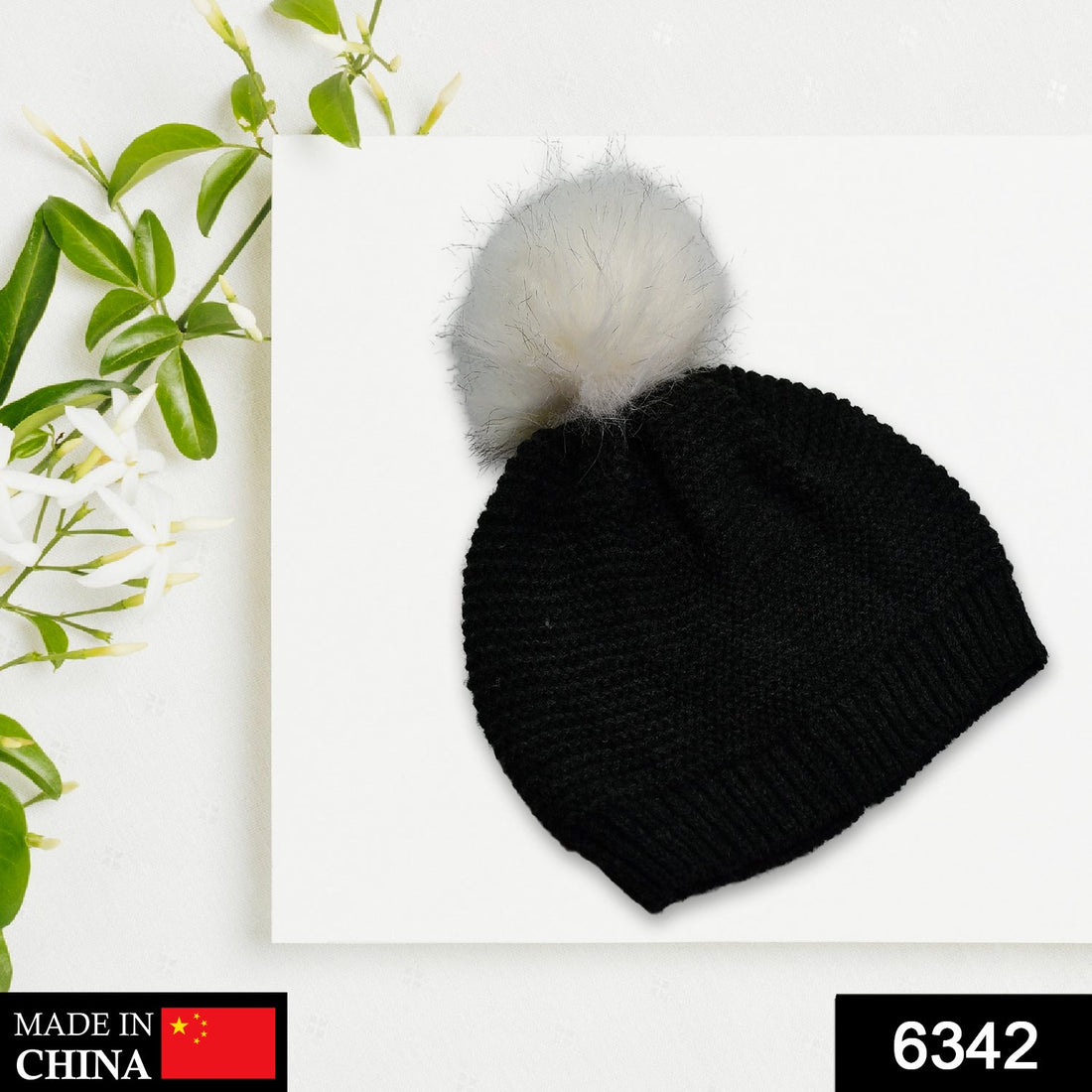 Skull slouchy beanie cap with black inside fur.