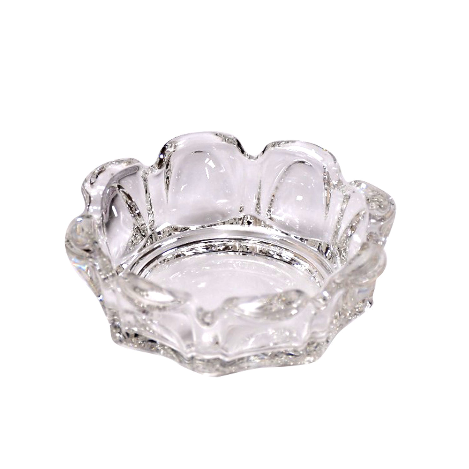 Elegant round ashtray for cigars and cigarettes.