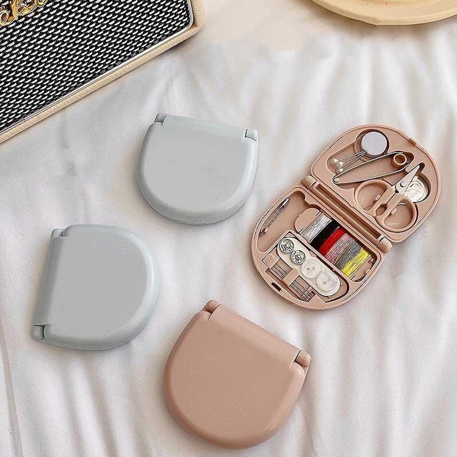 Mini Travel Sewing Kit DIY Sewing Portable Sewing Tool Kits Plastic Sewing Kit Box Beginner Friendly Emergency Sewing Repair Kit with Threads Scissors Hand Sewing Needles your brand