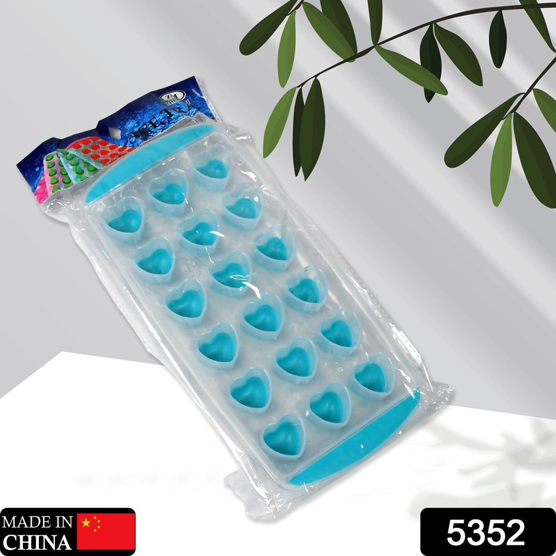 Heart-shaped ice tray with flexible silicone