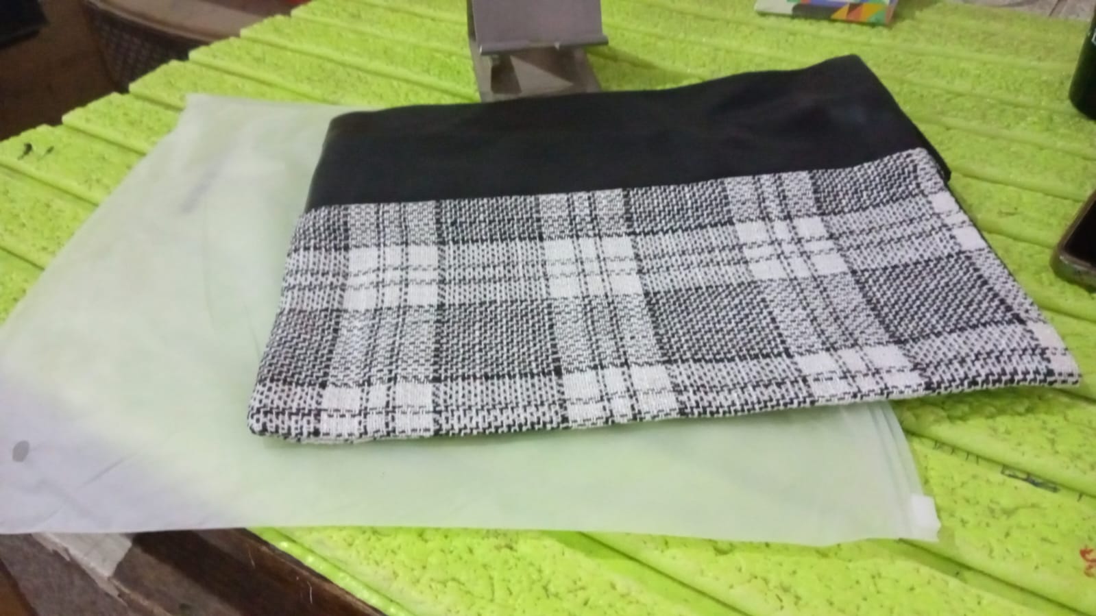 Pillow Covers Cushion Cases Soft Leather and Cotton (23 × 22 Inch / 1 Pair / 2 Pc) - Shopmania Wholesale