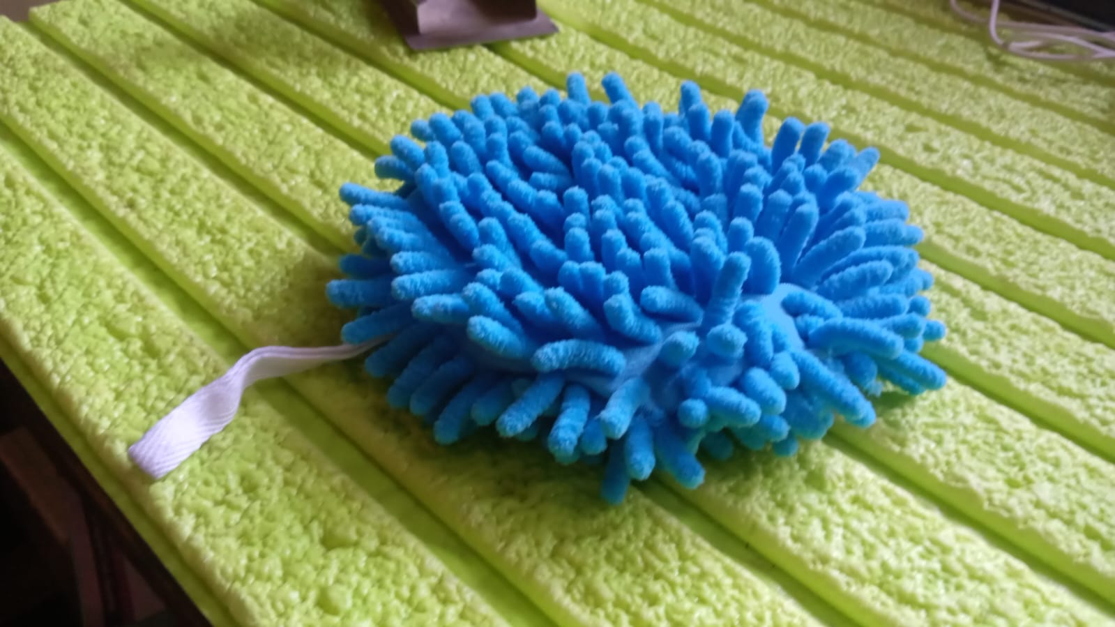 Hand Towels for Bathroom, Kitchen Hand Towel Hand Dry Towels Absorbent Soft Hanging Hand Bath Towels Microfiber Plush Chenille Hand Towel Ball Machine Washable Bathroom with Loop (1 Pc) - Shopmania Wholesale