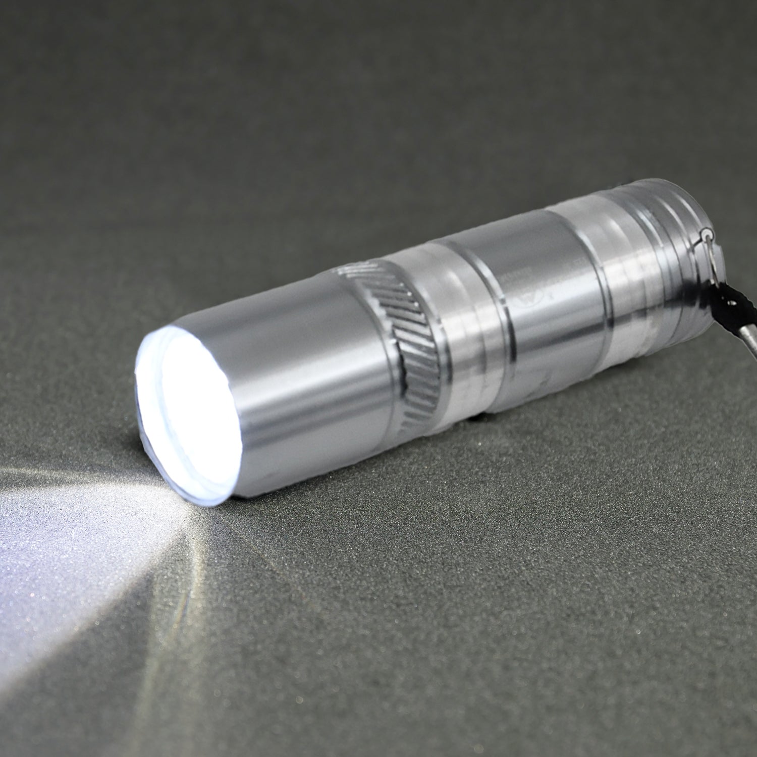 Portable Mini Torch / Flashlight LED Powerful High Lumens Pen Light Easy To Carry, Portable Pocket Compact Torch for Emergency 3 Battery operated (Battery not included / 1 pc) - Shopmania Wholesale