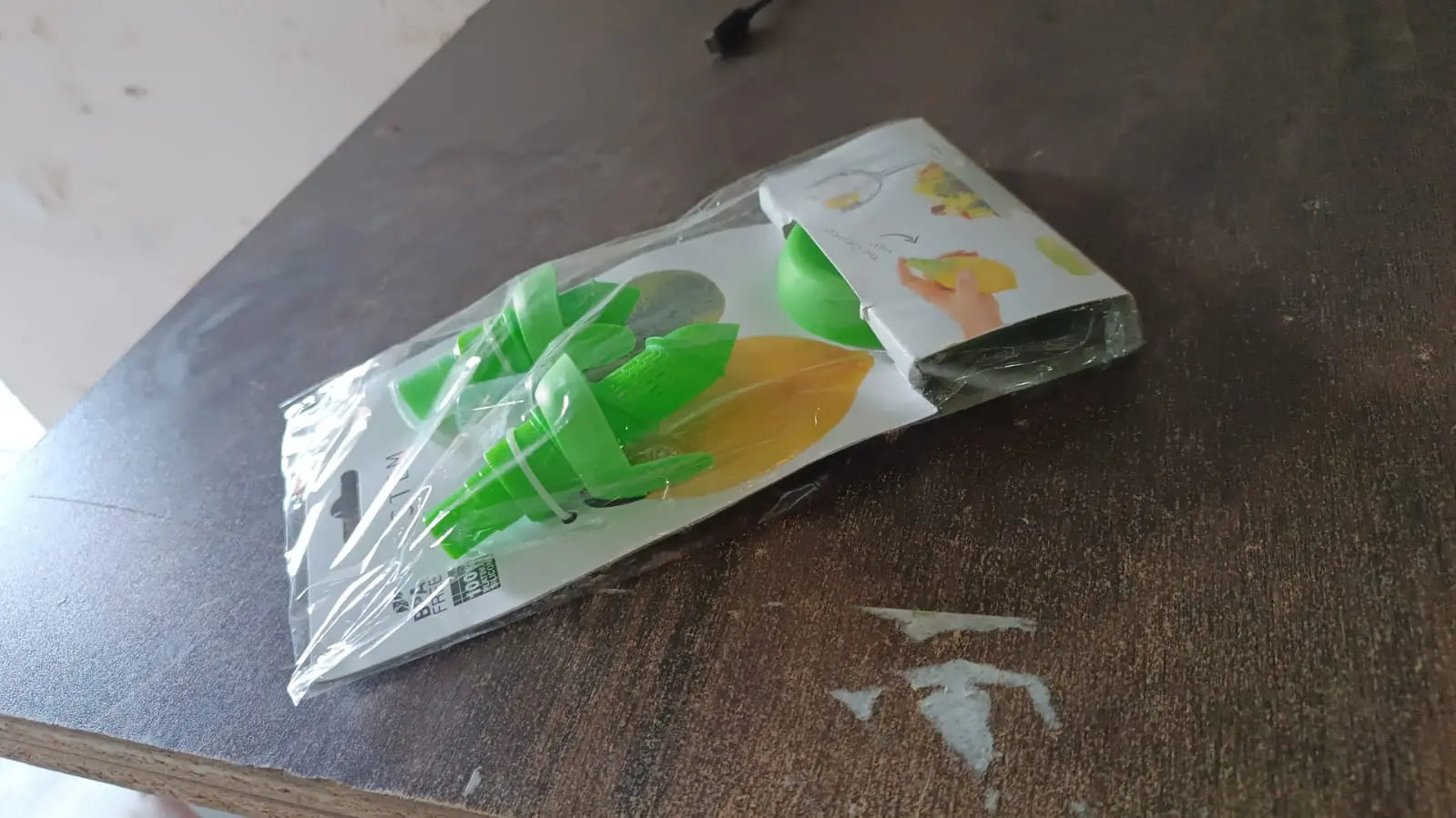 Creative Lemon Sprayer Fruit Juice Citrus Lime Juicer (3 Pcs Set) your brand