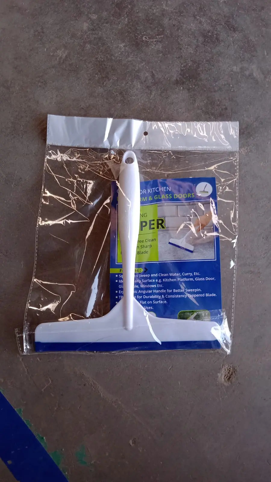 Plastic Kitchen Wiper (White / 1 Pc) your brand