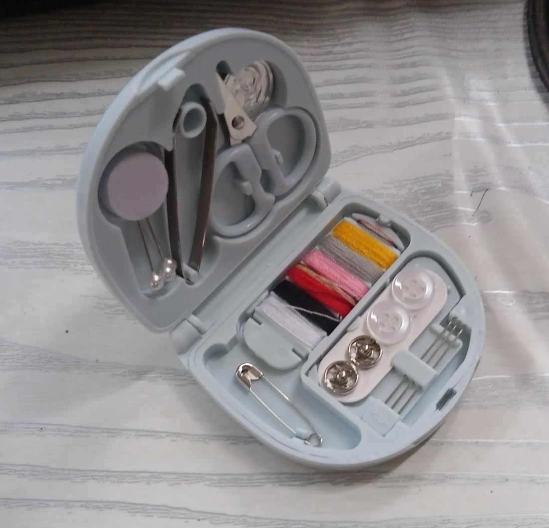 Mini Travel Sewing Kit DIY Sewing Portable Sewing Tool Kits Plastic Sewing Kit Box Beginner Friendly Emergency Sewing Repair Kit with Threads Scissors Hand Sewing Needles your brand