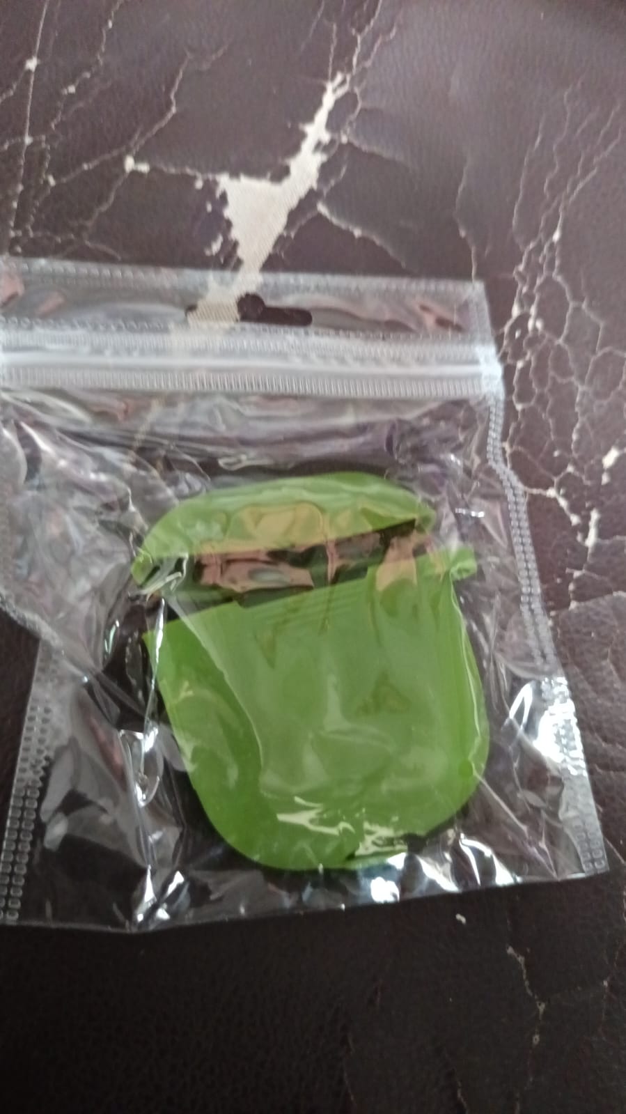 Silicone Shockproof Protection Wireless Headphones Carrying Box Cover with Metal Keychain your brand