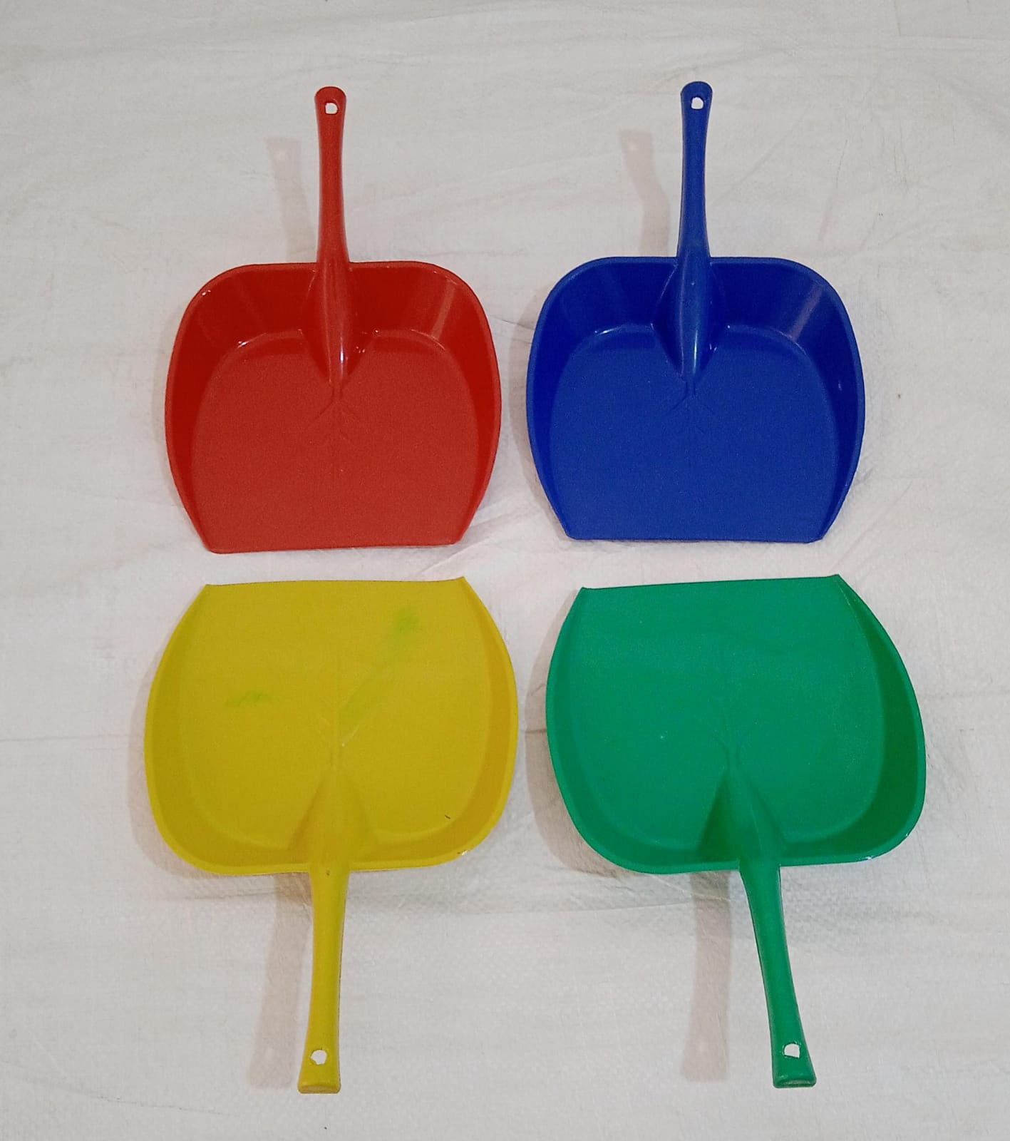 Dustpan with Long Handle, Dust Collection Dust Pan Tray for Kitchen, Home, Office, Bathroom Etc (1 Pc / Multicolor ) - Shopmania Wholesale